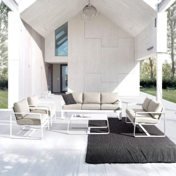 poltrona Merrigan in alluminio bianco Bizzotto con braccioli e cuscini sfoderabili (1)